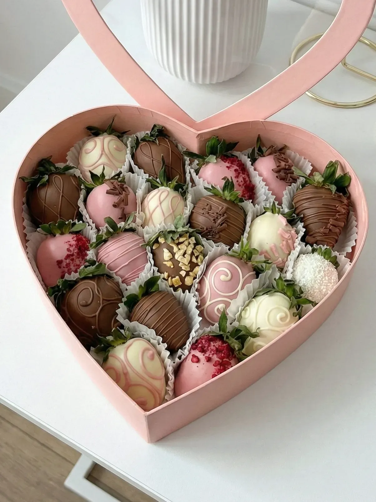 «Hot Heart» композициясы