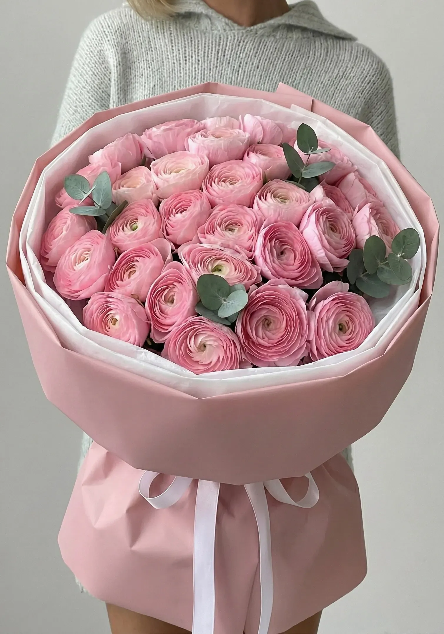 Букет из 25 ранункулюсов Pink