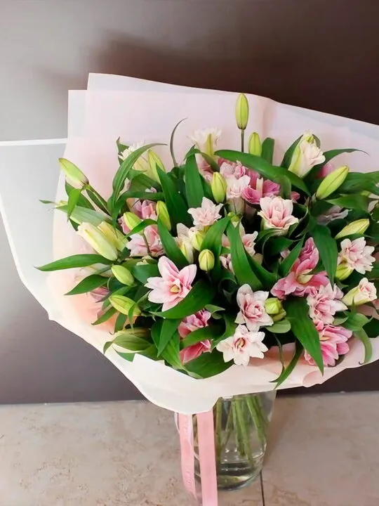 Пионовидные лилии