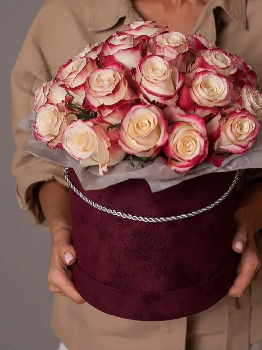 25 роз в коробке