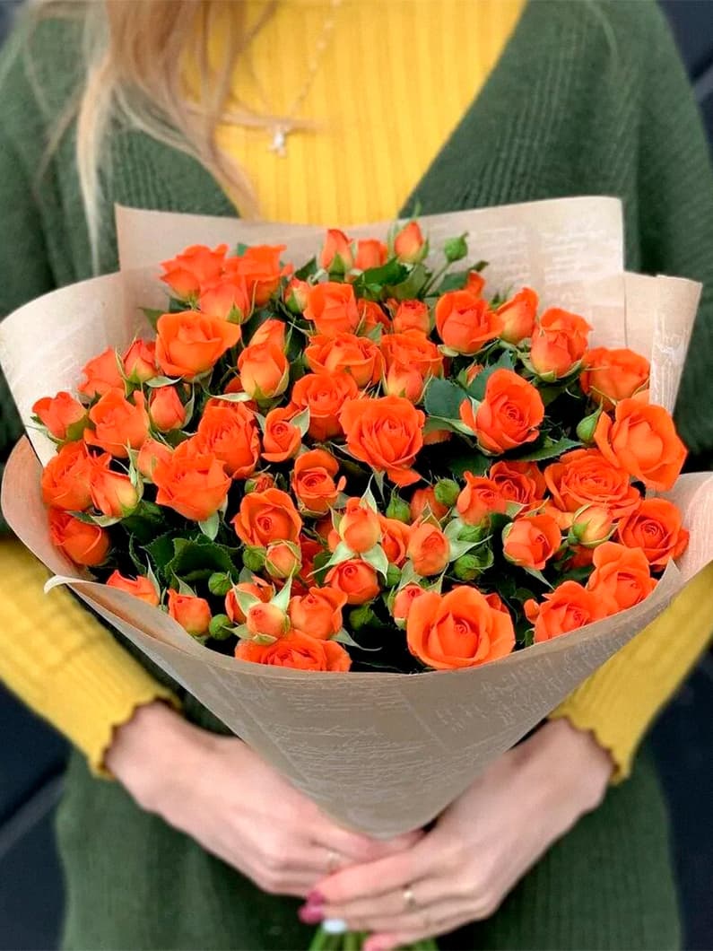 кустовые оранжевые розы