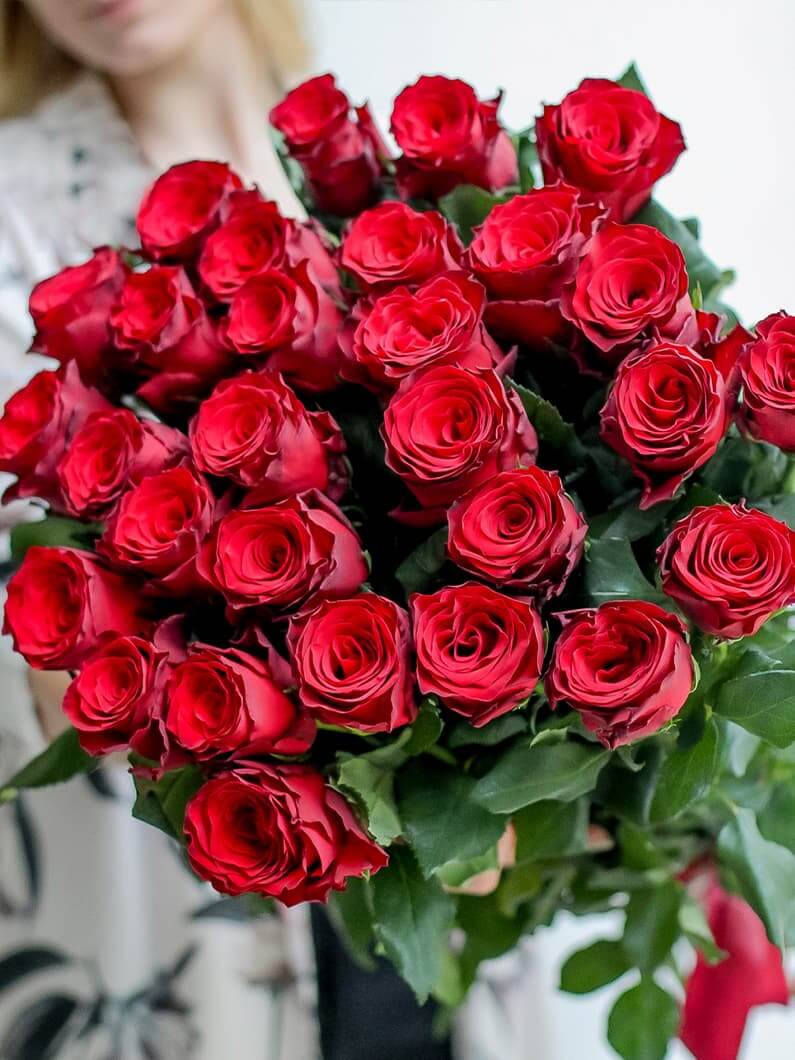 букет из 29 красных роз