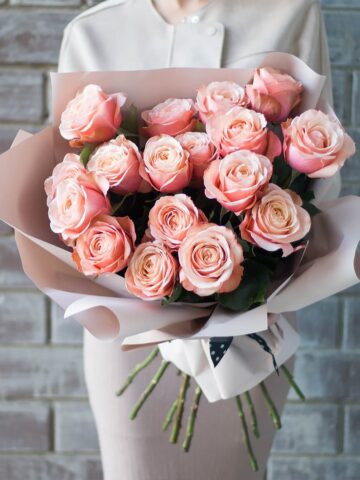Букет из 17 розовых роз