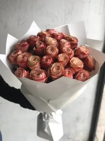 25 роз Kahala