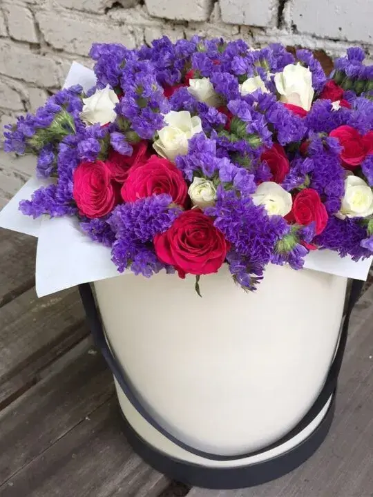 Статица в коробке