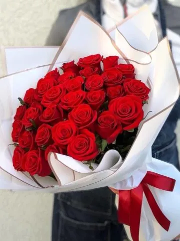 30 красных роз