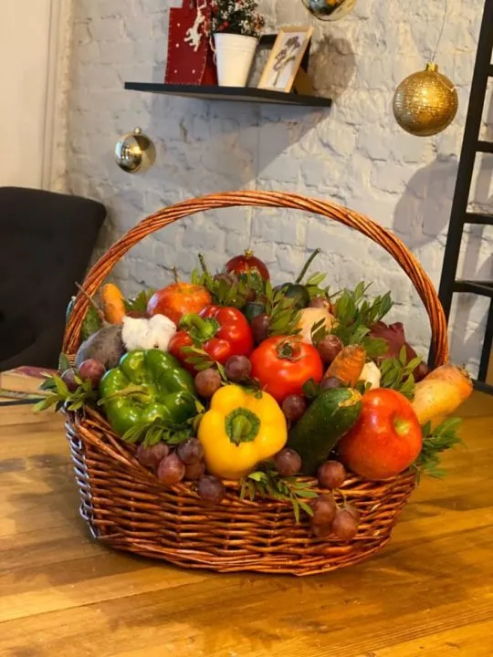 Овощной букет в корзине