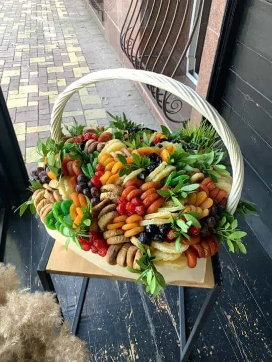 Корзина сухофруктов