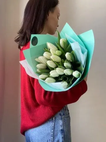 21 белый тюльпан