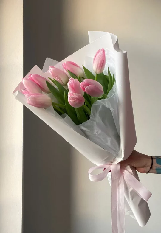 9 розовых тюльпанов