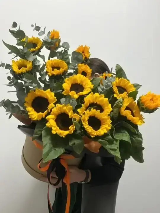 Композиция из подсолнухов