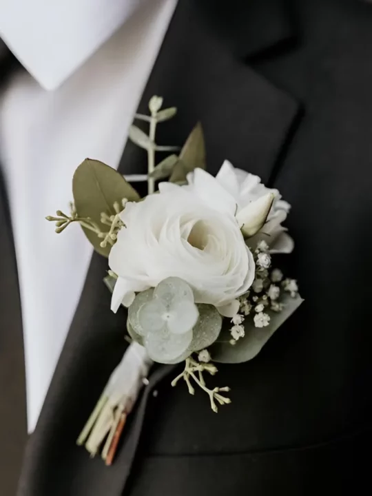 Бутоньерка Нежный Поцелуй