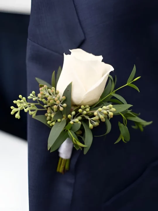 Бутоньерка Серебряная Капля