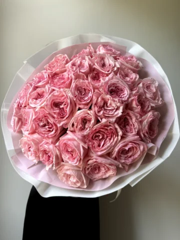 Bouquet of 31 pink roses