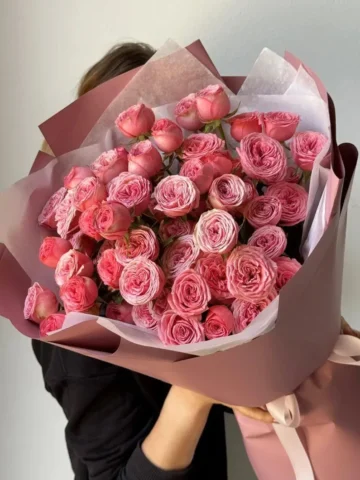 Bouquet of 11 Hawi spray roses