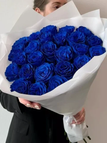 A bouquet of blue roses