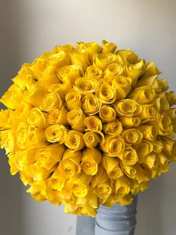 101 yellow roses