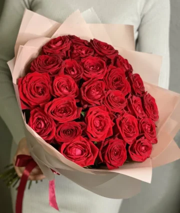 25 алых роз