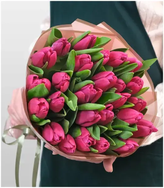 25 розовых тюльпанов