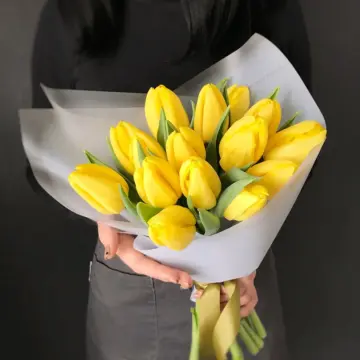 15 yellow tulips