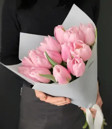 15 pink tulips