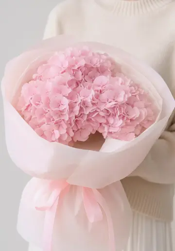 Букет из 3 розовых гортензий