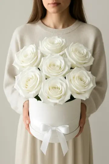 7 роз в коробке