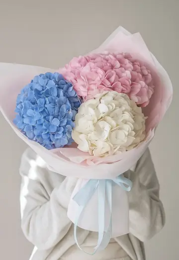 Букет из 3 гортензий