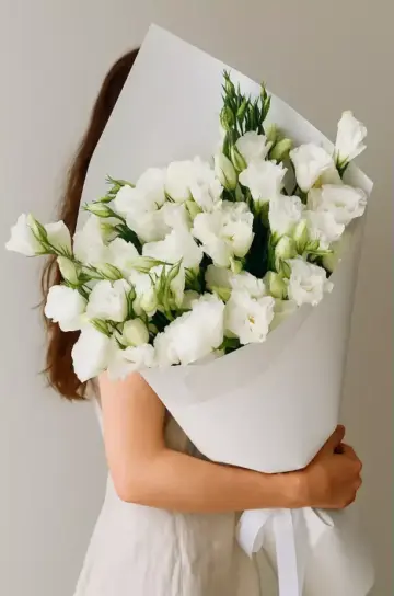 Букет лизиантусов