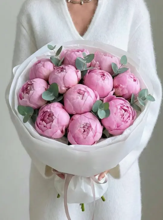 Букет из пионов