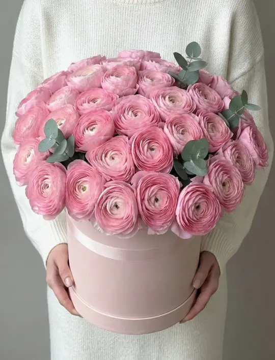 Композиция из ранункулюсов