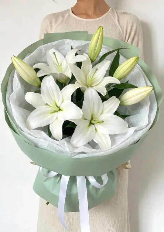 Букет из 3 белых лилий