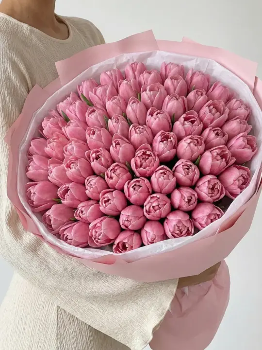 51 розовый пионовидный тюльпан