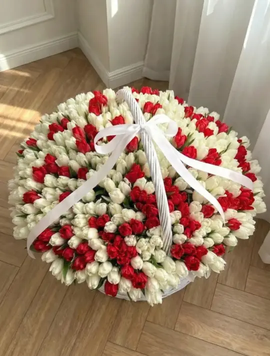 501 пионовидный тюльпан в корзине