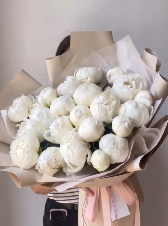 Букет Нежные местные пионы